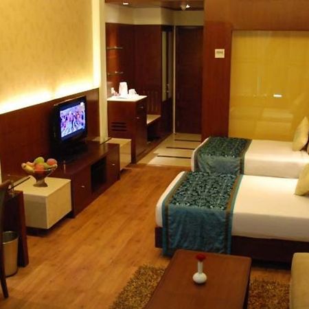 The Victoria Grand Hotel & Spa Kasauli Exterior photo