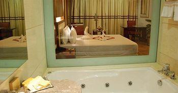 The Victoria Grand Hotel & Spa Kasauli Exterior photo