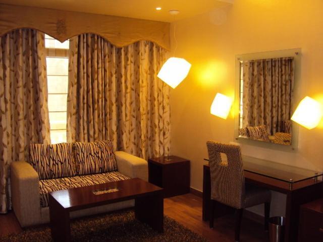 The Victoria Grand Hotel & Spa Kasauli Exterior photo