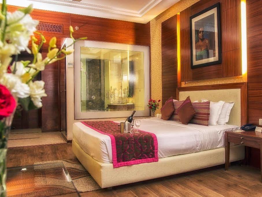 The Victoria Grand Hotel & Spa Kasauli Exterior photo